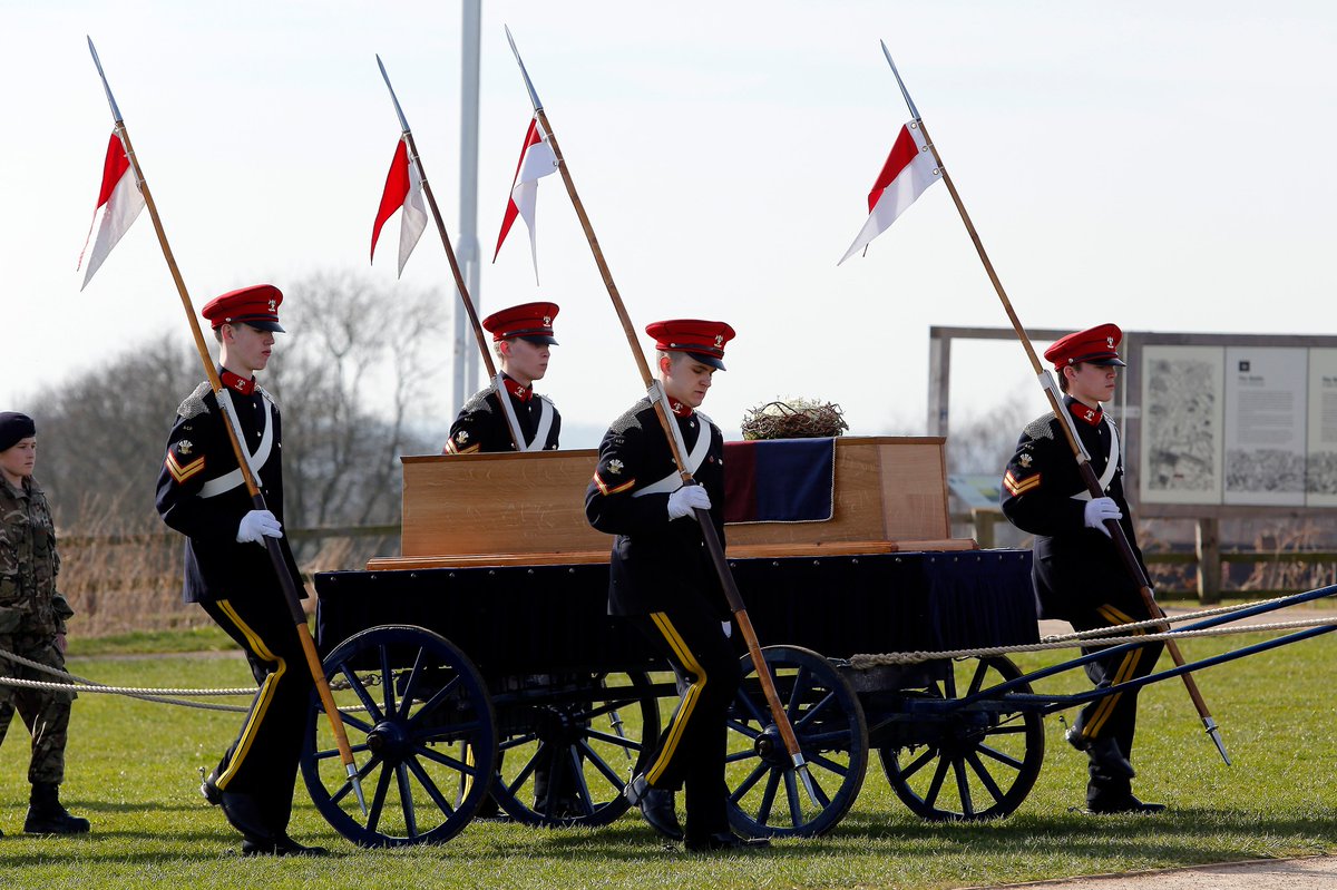 BosworthLCC's tweet photo. On this day in 2015, King Richard III returned to Bosworth with dignity and honour at the beginning of week of celebration for his re-interment in Leicester Cathedral.  
#BosworthBattlefield
#RichardIIIReinterment
#MemorableDay https://t.co/w30vgb0Yu0