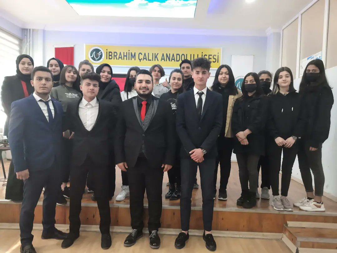 ibrahimcalik46's tweet photo. 18.03.2022 Tarihinde Okulumuzun Toplantı/Konferans Salonunda  Çanakkale Zaferi’nin 107. Yıl Dönümünü Büyük Bir Onur ve Heyecanla Kutladık, Programda Emeği Geçen Saygıdeğer Öğretmenlerimizi ve Değerli Öğrencilerimizi Tebrik Ederiz. https://t.co/BUD9FQSFmL