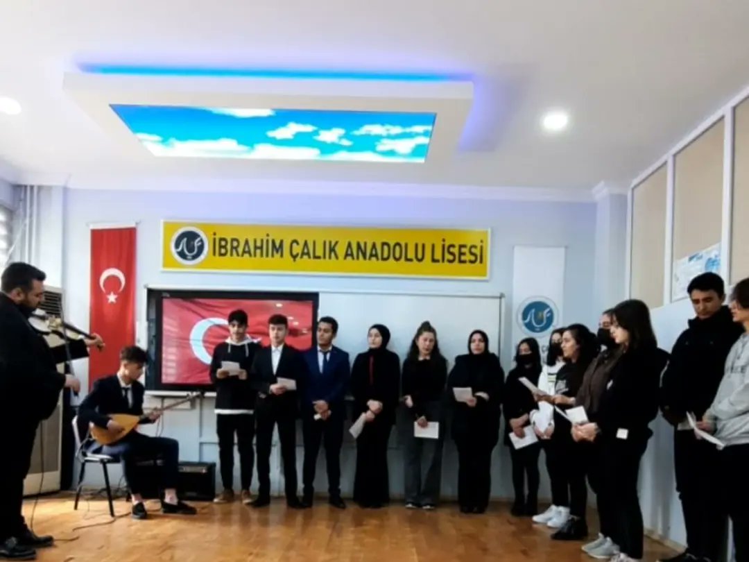 ibrahimcalik46's tweet photo. 18.03.2022 Tarihinde Okulumuzun Toplantı/Konferans Salonunda  Çanakkale Zaferi’nin 107. Yıl Dönümünü Büyük Bir Onur ve Heyecanla Kutladık, Programda Emeği Geçen Saygıdeğer Öğretmenlerimizi ve Değerli Öğrencilerimizi Tebrik Ederiz. https://t.co/BUD9FQSFmL