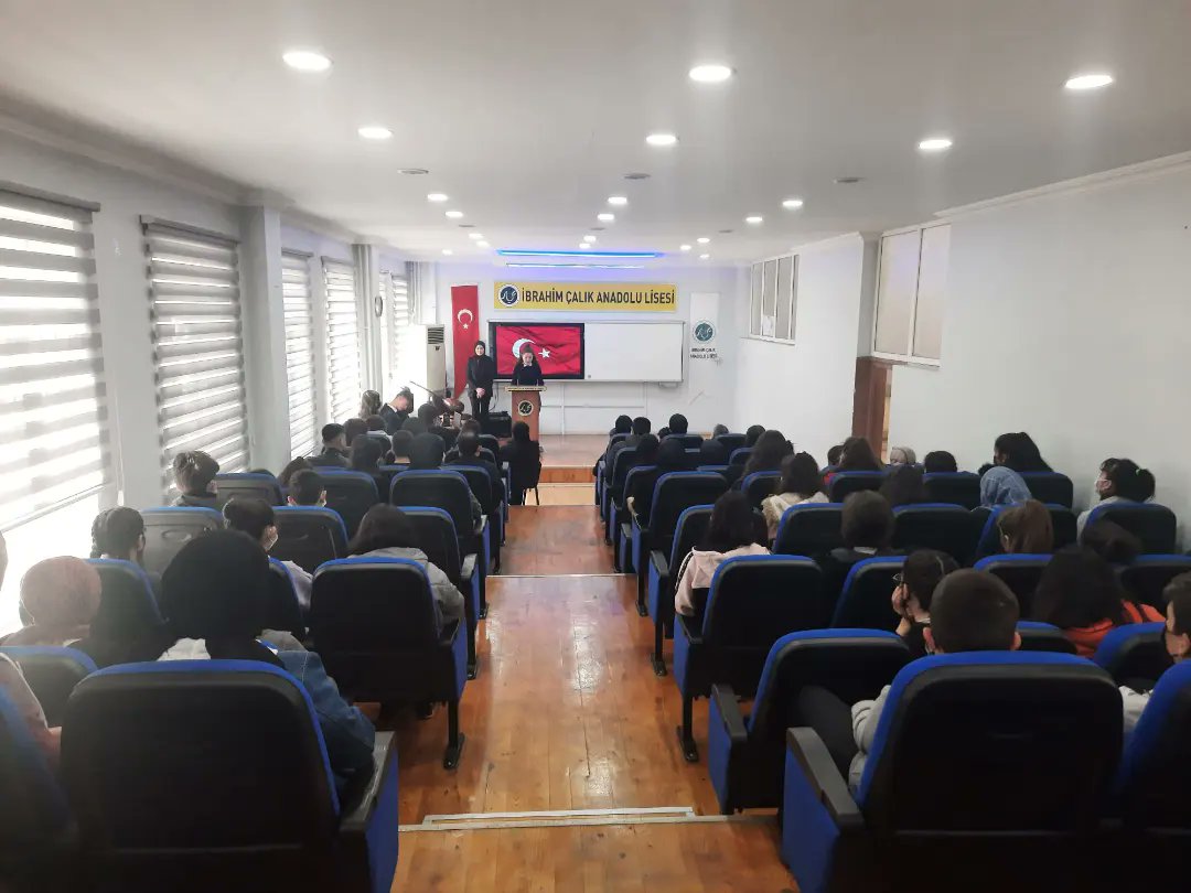ibrahimcalik46's tweet photo. 18.03.2022 Tarihinde Okulumuzun Toplantı/Konferans Salonunda  Çanakkale Zaferi’nin 107. Yıl Dönümünü Büyük Bir Onur ve Heyecanla Kutladık, Programda Emeği Geçen Saygıdeğer Öğretmenlerimizi ve Değerli Öğrencilerimizi Tebrik Ederiz. https://t.co/BUD9FQSFmL