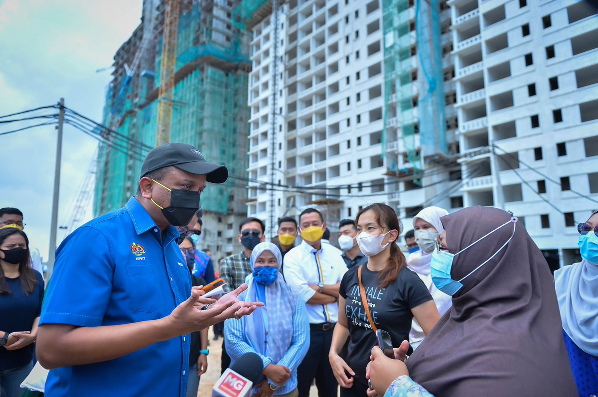 reezal_merican's tweet photo. INI KOMITMEN SAYA - Penyelesaian Projek Aspire Residence Cyberjaya.

Saya menunaikan janji saya kepada pembeli Aspire Residence Cyberjaya. Ini adalah follow-up perjumpaan saya bersama pembeli bulan lepas bahawa projek ini akan disiapkan dalam tempoh 16 bulan bermula April 2022. https://t.co/aUH62TYU8F