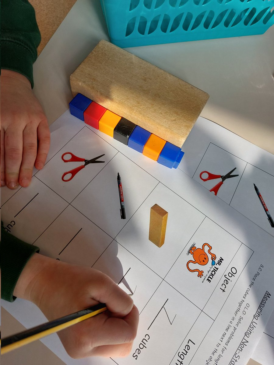 KPSFeed's tweet photo. #KPSYear1 are busy measuring objects using non-standard units this morning. #KPSMaths #Fun #HardWorking #KnowMore https://t.co/vKluxhM63D