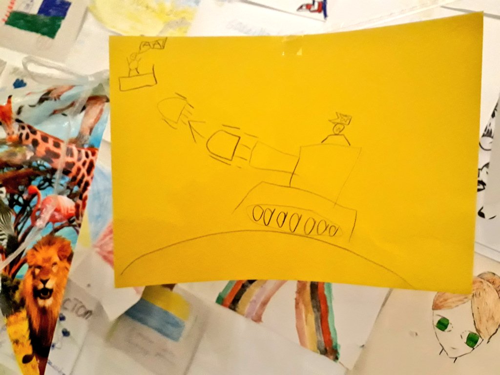 Ein Eindruck von der Kinderecke im #Willkommenszelt der Berliner Stadtmission am Haupbahnhof. Kinder kommen und ziehen weiter ins Ungewisse, lassen ihre Kuntswerke da und für einen wertvollen Augenblick lachen sie. #StandWithUkraine️ #niewiederkrieg #RefugeesWelcome