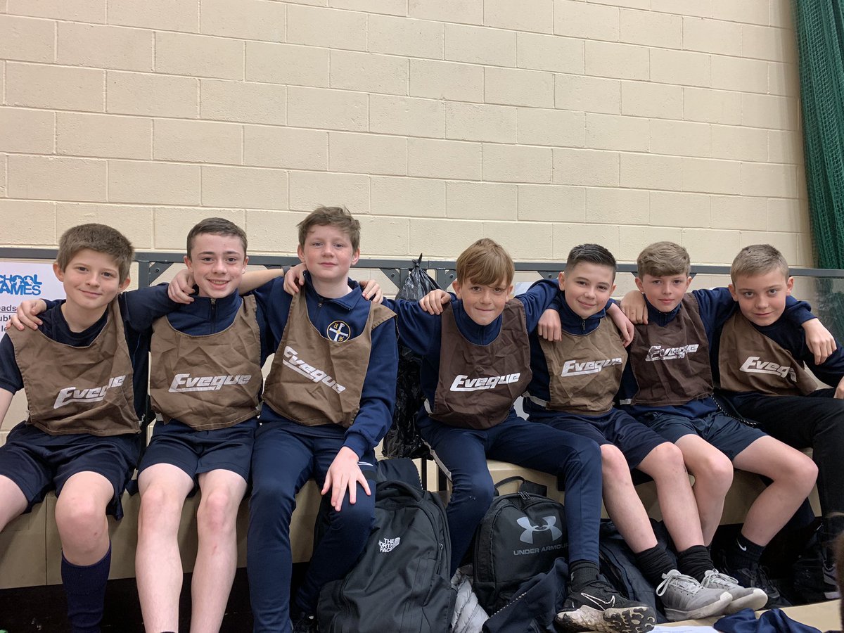 Y7 boys getting ready for the Merseyside athletics championships! <a href="/AllSaintsPE/">All Saints PE Dept</a> @All_Saints_CHS