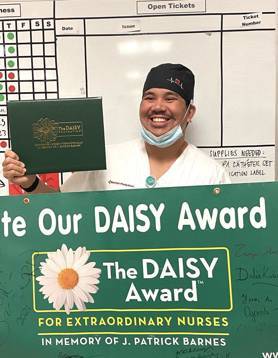 Congratulations to our DAISY award recipient Lester Dionio Castor,RN from the CCU at CUIMC! #amazingnurse so proud of you!