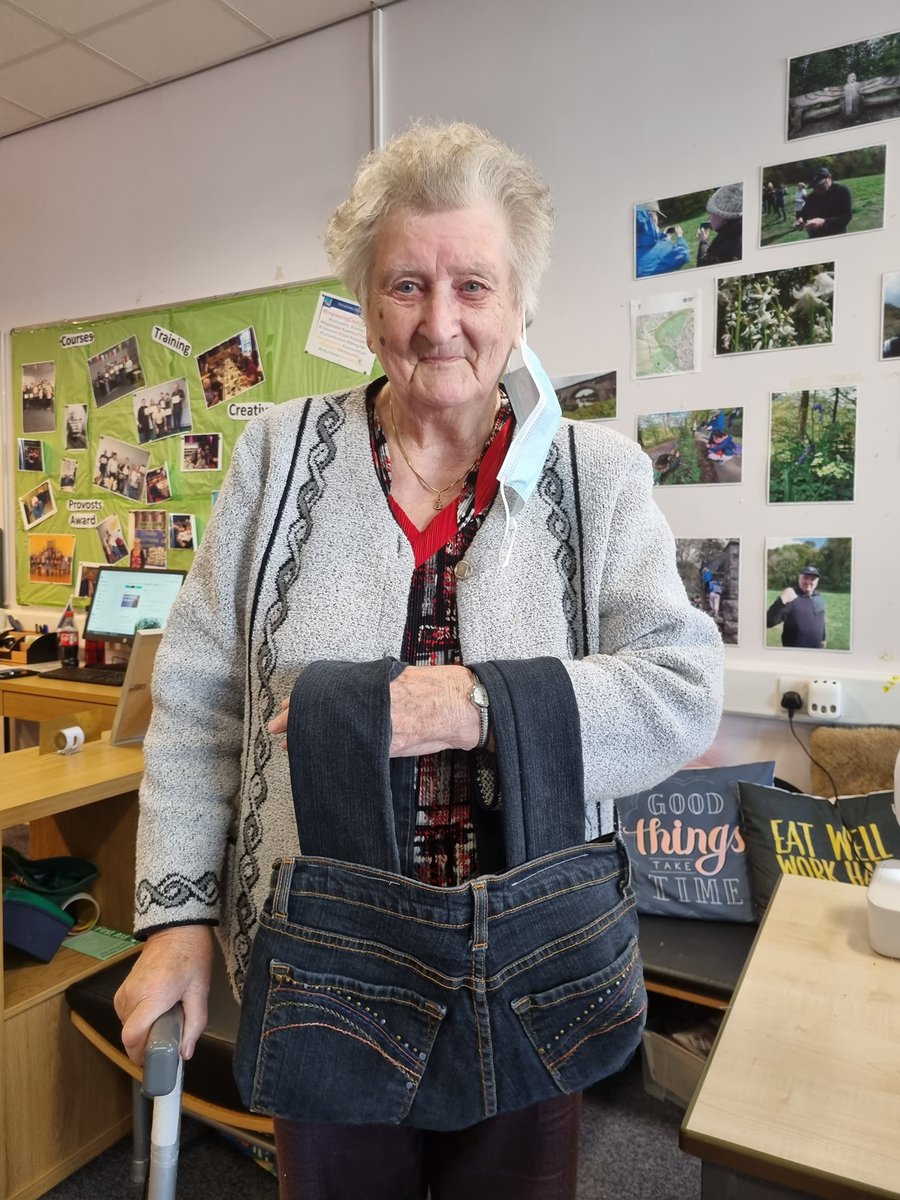 OnePlanetFV's tweet photo. We had a great time with @RaplochCorner  Raploch Community Partnership yesterday morning making bags out of jeans ! Thank you so much for having us spend time with a lovely bunch 😘🥰 https://t.co/ZlujOXF6lm