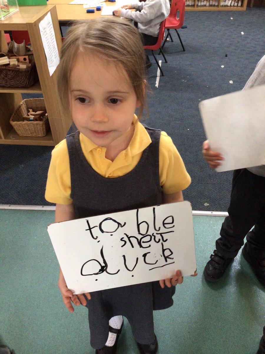RedClassCharlt1's tweet photo. We played quick write this morning, Miss Gallagher put a picture on the board and Red Class wrote the word. https://t.co/7oXQdrsooS