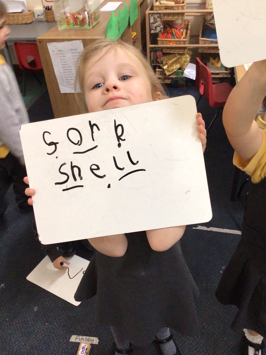 RedClassCharlt1's tweet photo. We played quick write this morning, Miss Gallagher put a picture on the board and Red Class wrote the word. https://t.co/7oXQdrsooS