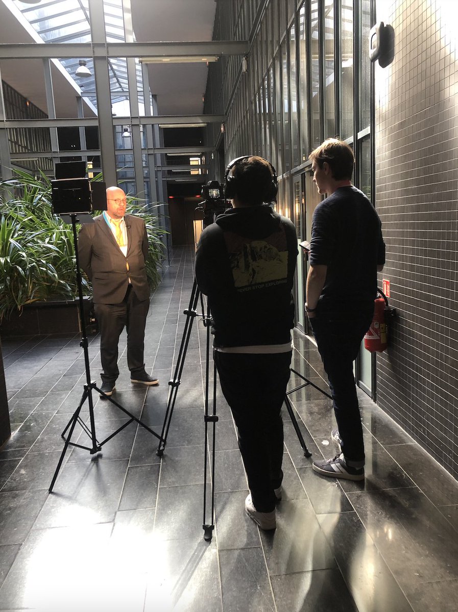 bymaddyness's tweet photo. Retour sur le #FutureProofSummit par @euratechnologie, à destination de tous ceux qui veulent faire avancer l'#Europe à travers la #SouverainetéNumérique 🎤
🤝 +100 startups ont exposé leurs projets : @TradeInOfficiel, @Jooxter ou encore @paprwork !
🔗https://t.co/VbtRoLF335 https://t.co/OXkm8rFOgq