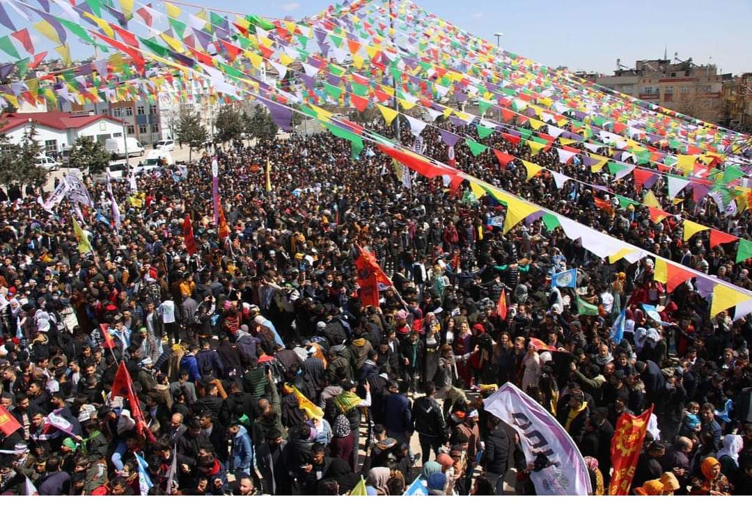 Gaziantephedep's tweet photo. Bu görkemi, bu coşkuyu bize yaşattığınız için teşekkürler Antep
Bizlerde bu duruşunuza layık olmaya çalışacağız.
HDP ANTEP İL ÖRGÜTÜ @togrularya @dilok_hdp @HDPantep @biniciavni @GozekMikail @KaraylanMehmet @gulcihan_simsek @dbpdilok27 @HDPgenelmerkezi https://t.co/CQSDPWPzvD