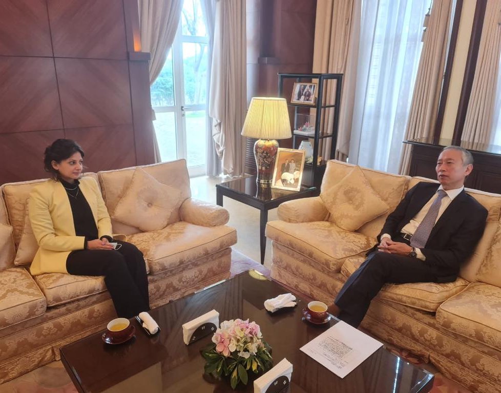 embrace_lebanon's tweet photo. Embrace is honored to sign its first partnership project with the Embassy of #Japan to deliver #MentalHealth services to remote areas across #Lebanon as part of Embrace's strategy to expand its reach and provide #MentalHealthForAll 
@TakeshiOkubo3 #JapanInLebanon https://t.co/uL5jpC5YCS