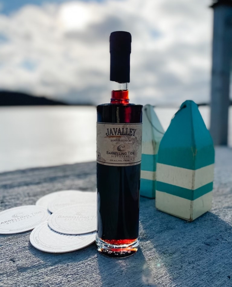 Javalley Mornings!

Rich Coffee flavour layered with candied sugar; made on-site, using vanilla pods and exotic spices.

Buy Now Link in Bio. 

📸: @stacylandry2

#BarrellingTide #Coffee #Distillery #Cocktails #NovaScotia