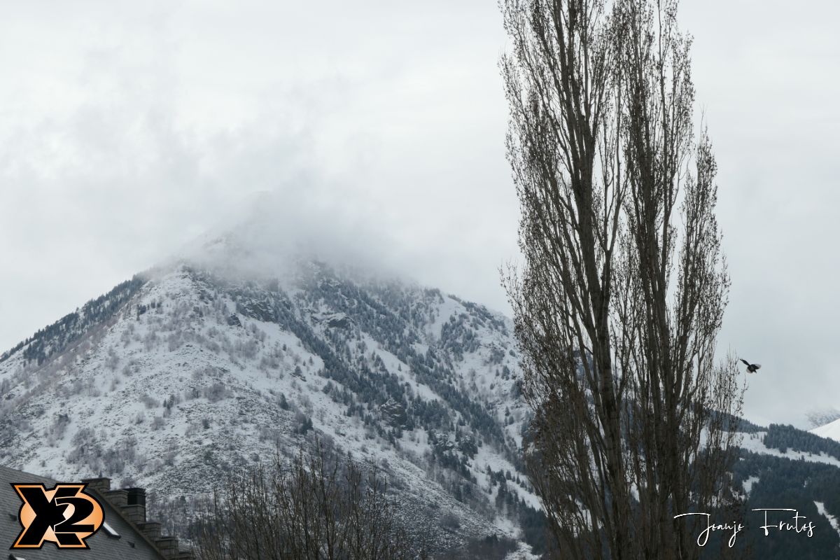 Buscapaligru's tweet photo. Vuelve la nieve sobre #cerler #valledebenasque #nieve #cerlerisdifferent #ganasdenieve #nosgustaesquiar #envidiasana cuando estoy en el #diqueseco https://t.co/pRPMdrJPc6