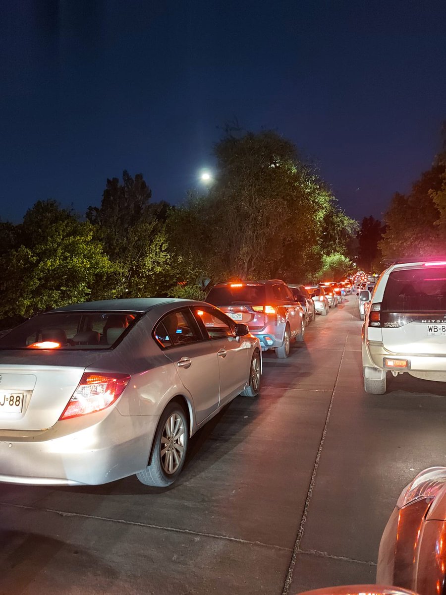 <a href="/uoct_santiago/">UOCT Santiago</a> 20 minutos para avanzar 300 metros, bajada #altomacul <a href="/MuniLaFlorida/">Municipalidad de La Florida</a> , no puede ser!