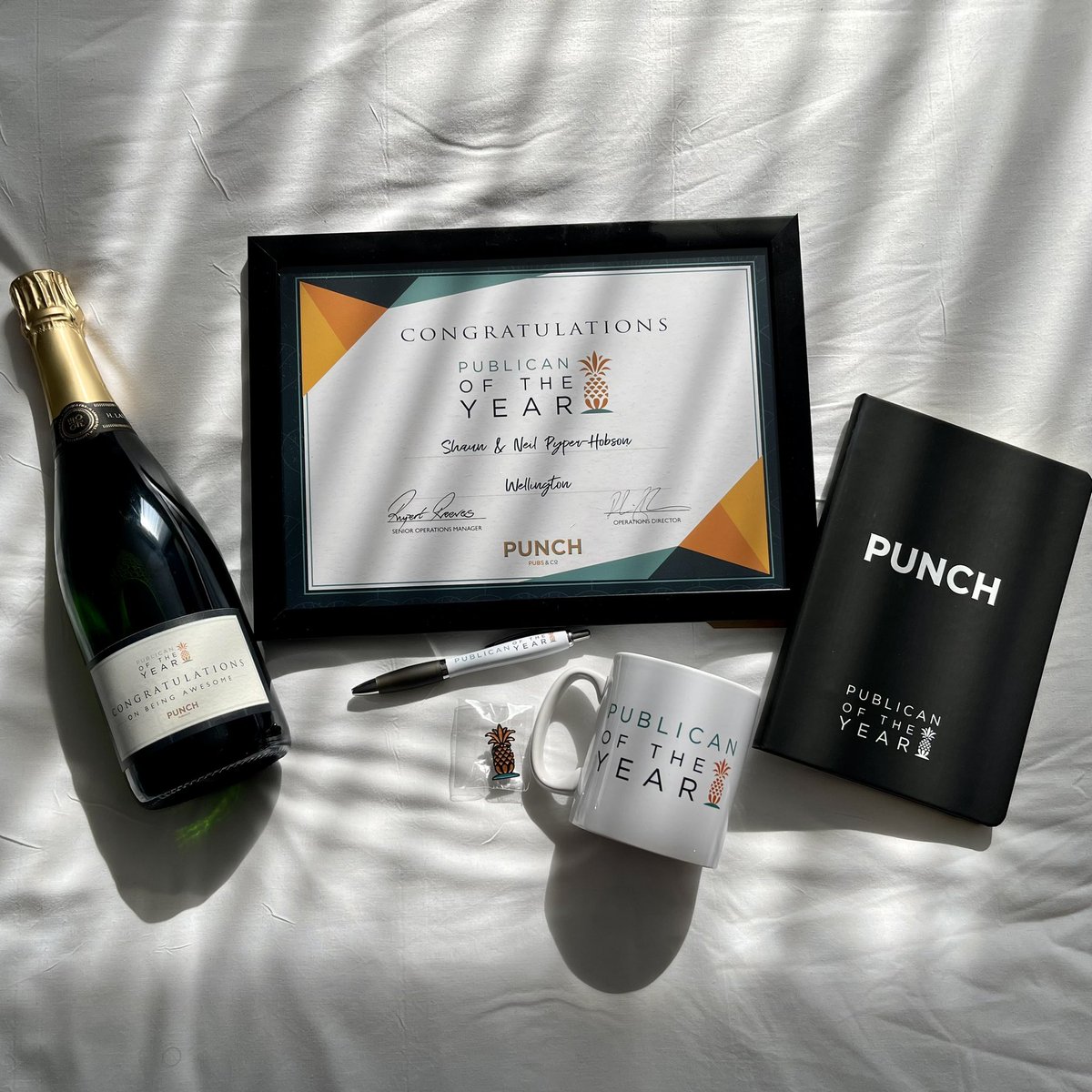 WellingtonWD6's tweet photo. We are so proud to announce that @WellingtonWD6 Shaun &amp; Neil became a Publican Of The Year at last night’s glittering ceremony!!! None this would have been possible without the tireless efforts of Jo, Karli, Emily, Mel, Amy, Alfie, Freddy and the rest of the Wellington team! 🍾🍾 https://t.co/9oE6GJSFPN