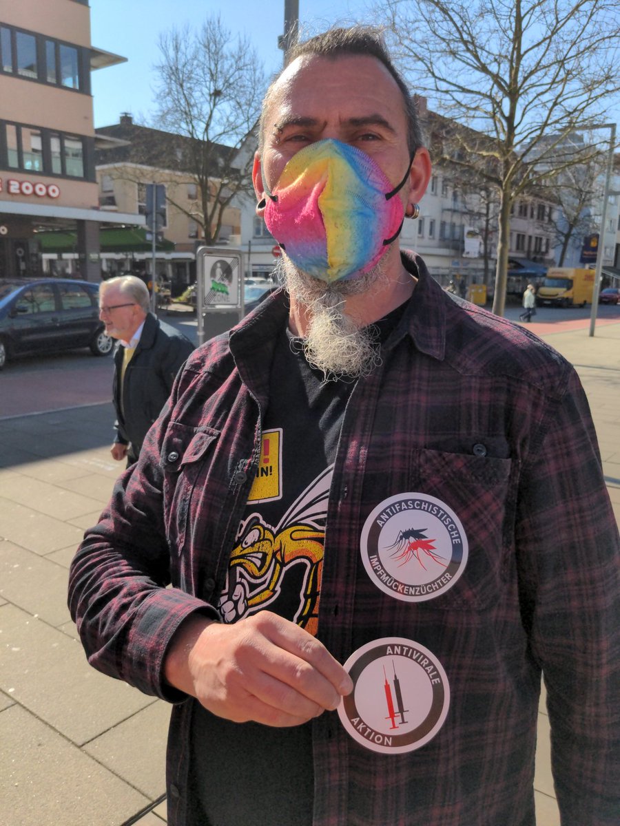 Enterhaken66xyz's tweet photo. Wir haben übrigens neue Aufkleber. 😊

Hier präsentiert vom Landesvorsitzenden und Spitzenkandidaten der @PIRATEN_Saar zur #Landtagswahl im #Saarland, @KlausSchummer. https://t.co/RYutvCfmGr