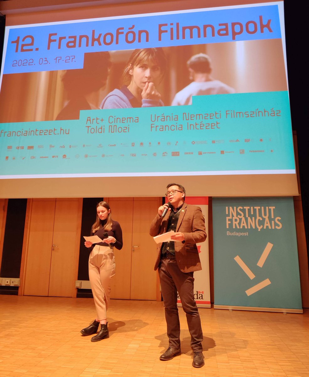 Canada en Hongrie tweet media