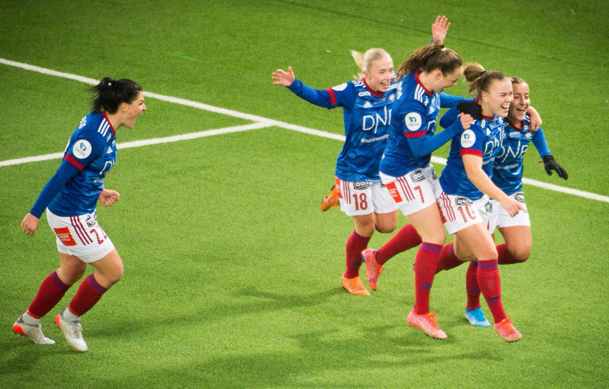 Toppserien er i gang.
Jeg så Vålerenga-Stabæk på Valle i går kveld. 
Olaug Tvedten er i slag fra dag én. Virker lovende. #Toppserien