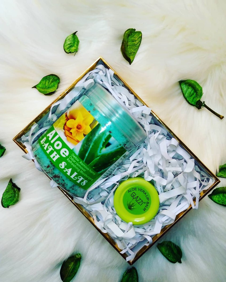whitegiftco's tweet photo. Looking for the best way to enjoy a relaxing TGIF? Our Self-care box is the only option
At Ugx 30,000/=
Call/ whatsapp 0704453947
#UOTMarketDay #UoT #selflove #MothersDay2022 https://t.co/q62QfL60vO
