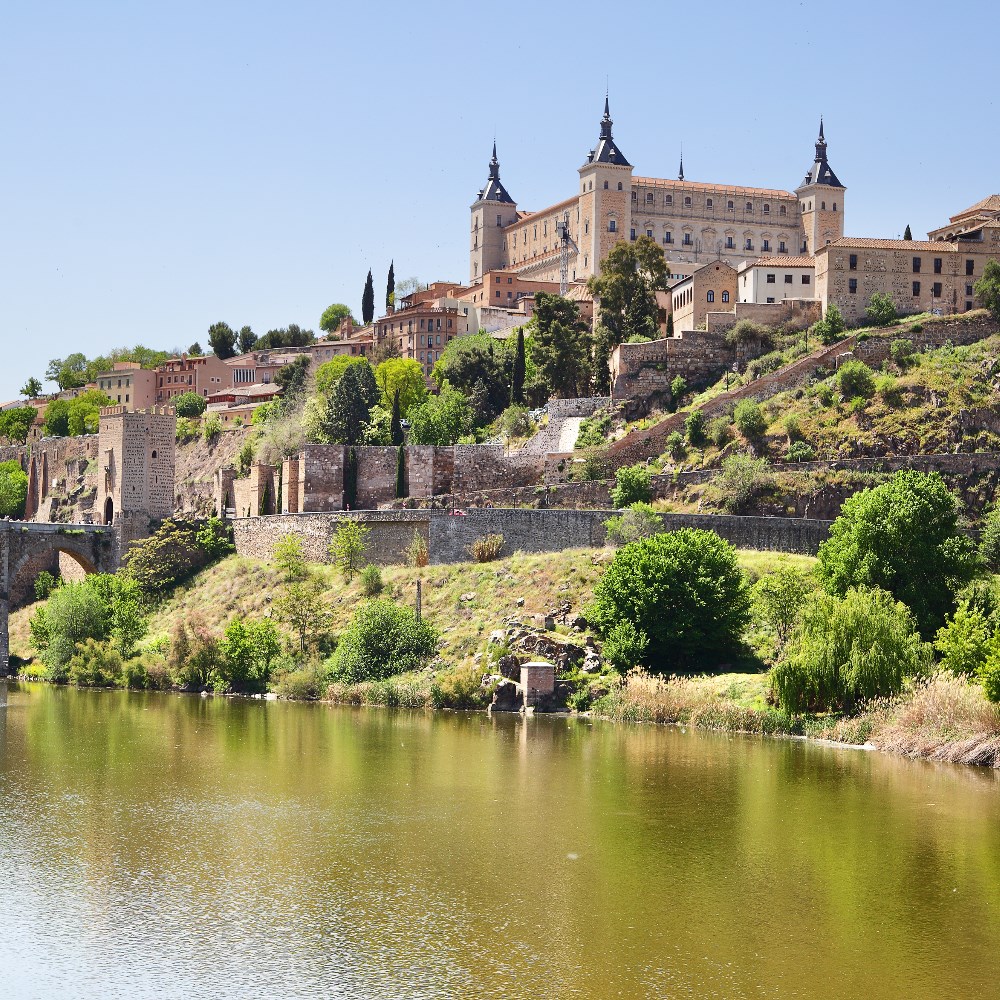 🇪🇸 It seems incredible that despite Spain being one of the most visited countries on earth, so much of it still remains unknown! The historic cities of inland Spain, its stunning countryside and unique monuments are visited in our 7-day Madrid, Salamanca &amp; Toledo tour from £869pp