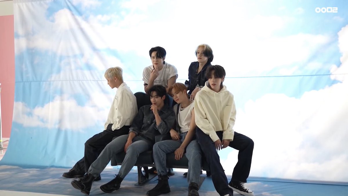 2022322|يوتيوب🎥
تم الافراج فيديو وياي خلف كواليس جلسة التصوير لاليوم <love pt.1 FIRST LOVE >
🔗 youtu.be/IjJXUkhPuZU