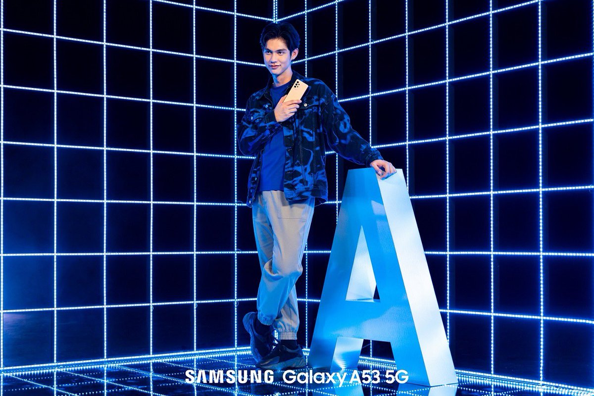 Hello_asian's tweet photo. ซัมซุง เปิดตัว ไบร์ท – วชิรวิชญ์ ขึ้นแท่น Brand Ambassador คนใหม่!
‘เก่งไม่กั๊ก ถ่ายชัดไม่กลัวเบลอ’ ของ Galaxy A53 5G บนภาพยนตร์โฆษณาตัวล่าสุด
https://t.co/AWAjFGOdbJ
ติดตามภาพยนตร์โฆษณา Samsung Galaxy A53 5G x Bright ตัวเต็มได้ในวันที่ 1 เมษายนนี้ 
 #SamsungGalaxyA53 #bbrightvc https://t.co/HqpaFDtAIr