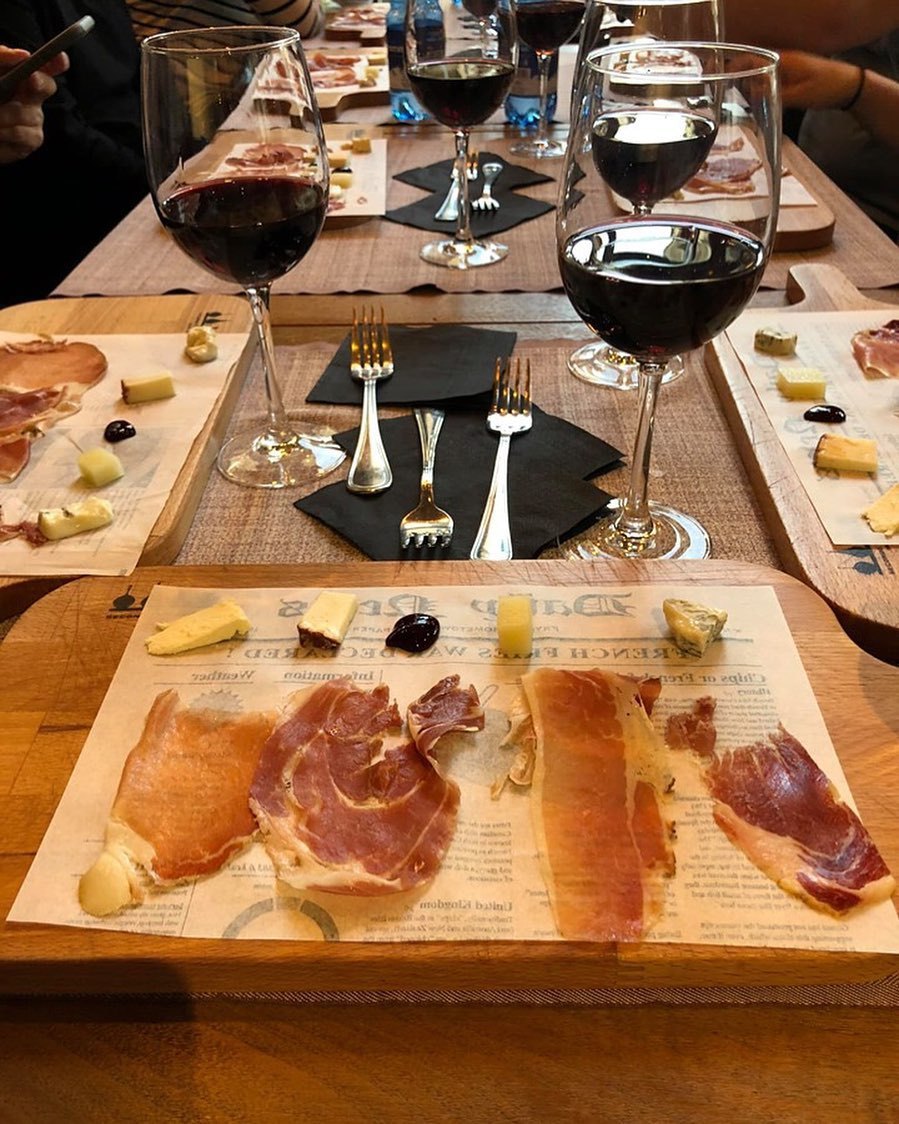 #CMLoves Taste the #BestofItaly with the #RomanFoodTour!

Learn the stories, origins and history of the finest Italian food and wine, during this two hour unique gastronomic experience, in one of #Rome ’s best gourmet food shops.

📷The Roman Food Tour #visitrome #discoverrome