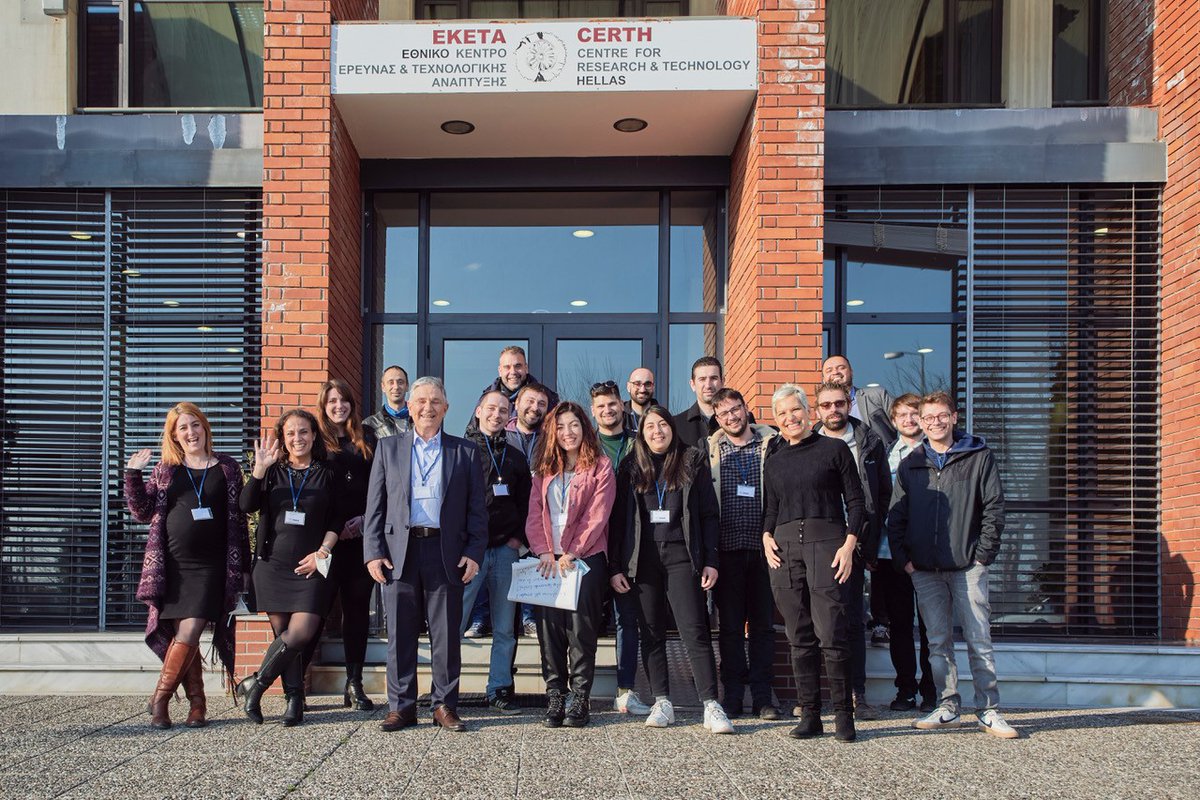 🚀 #showH2020 📡 Meet the tech-savvy hackers and mentors of the automated mobility hackathon in Thessaloniki 🇬🇷. Our big smiles say it all! Having a great time while turning innovation into reality! #startup #Y4PThackathon #automation #innovation