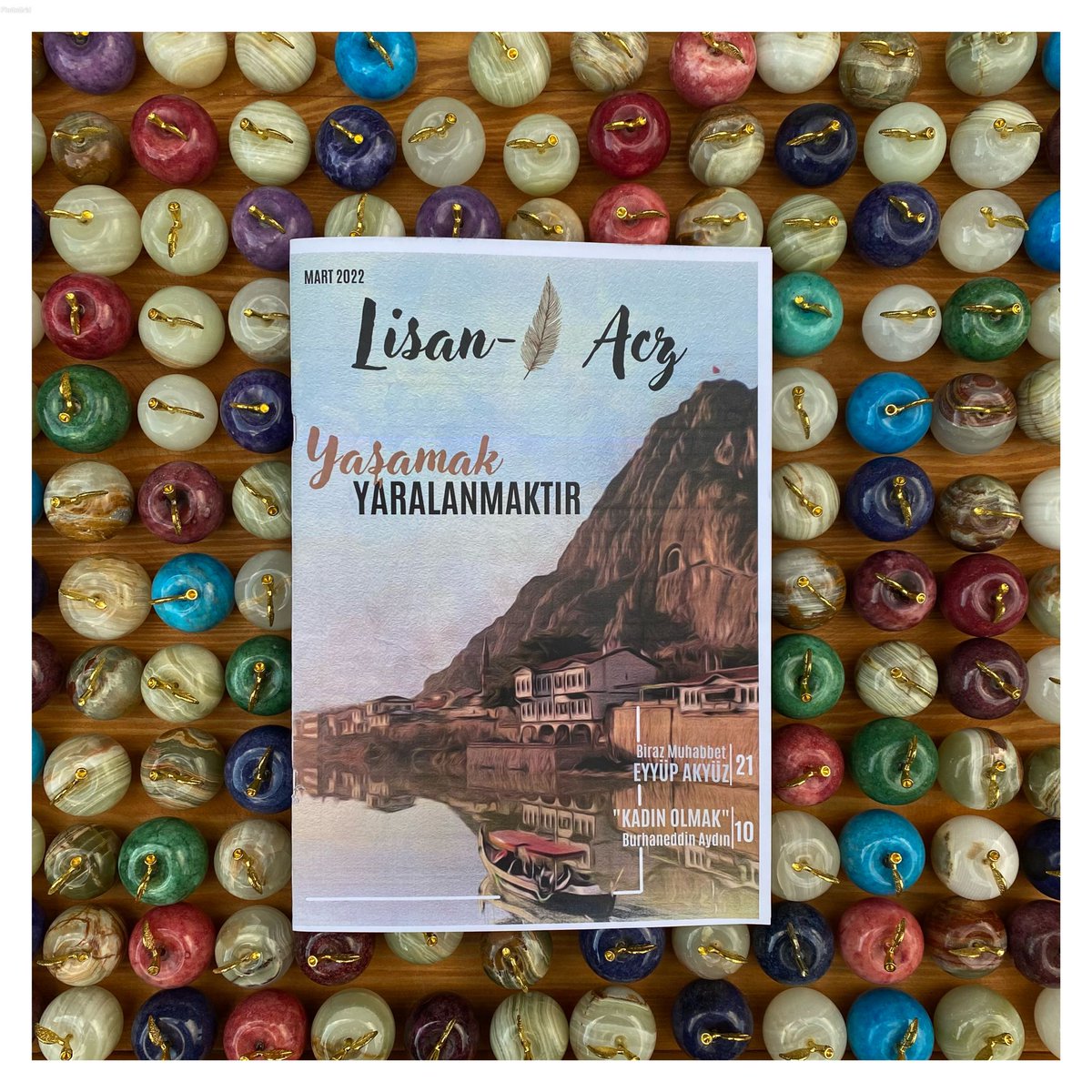 acz_lisan's tweet photo. "..Varsayılan kül
görünmeyen köz
en derininde kalbin
ve dahi ruhun..."
@bimuellif 🪶

Lisan-ı Acz 6. sayısına ulaşmak için iletişime geçebilirsiniz ✉️ https://t.co/JfVCiWpskr