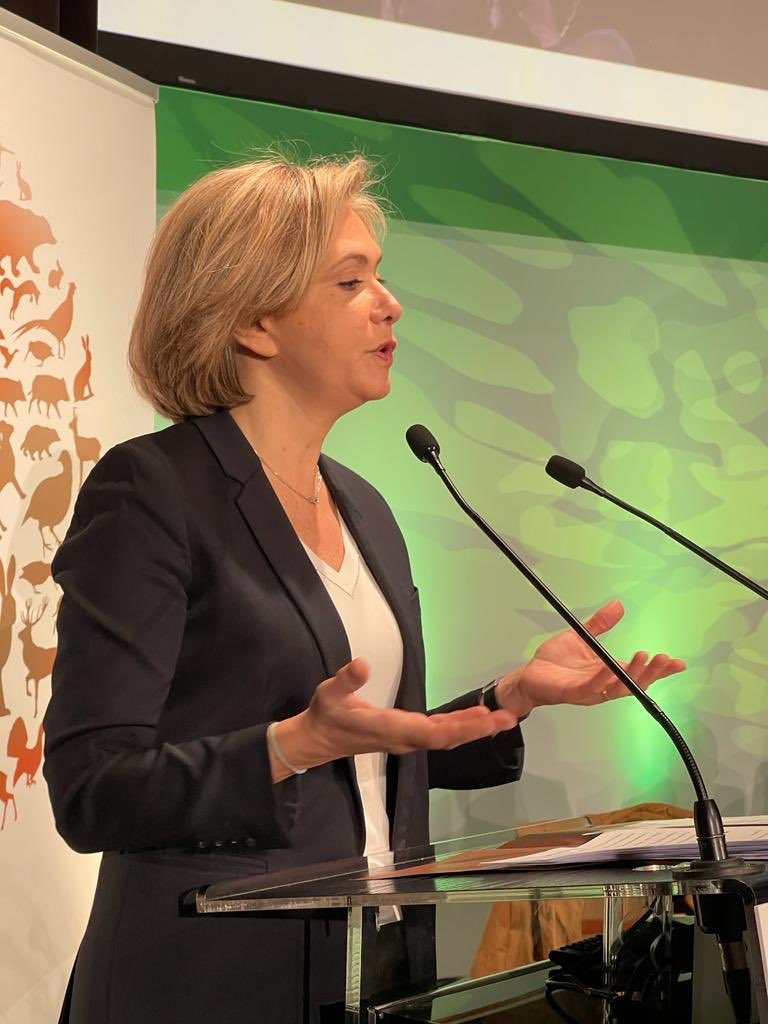 #FaceAuxChasseurs2022 «Pour moi défendre la chasse, c’est défendre toutes les chasses. Avec moi les savoir-faire ancestraux seront protégés. Je veux rendre leur dignité aux chasseurs »<a href="/vpecresse/">Valérie Pécresse</a> <a href="/gerard_larcher/">Gérard Larcher</a> <a href="/ECiotti/">Eric Ciotti</a>