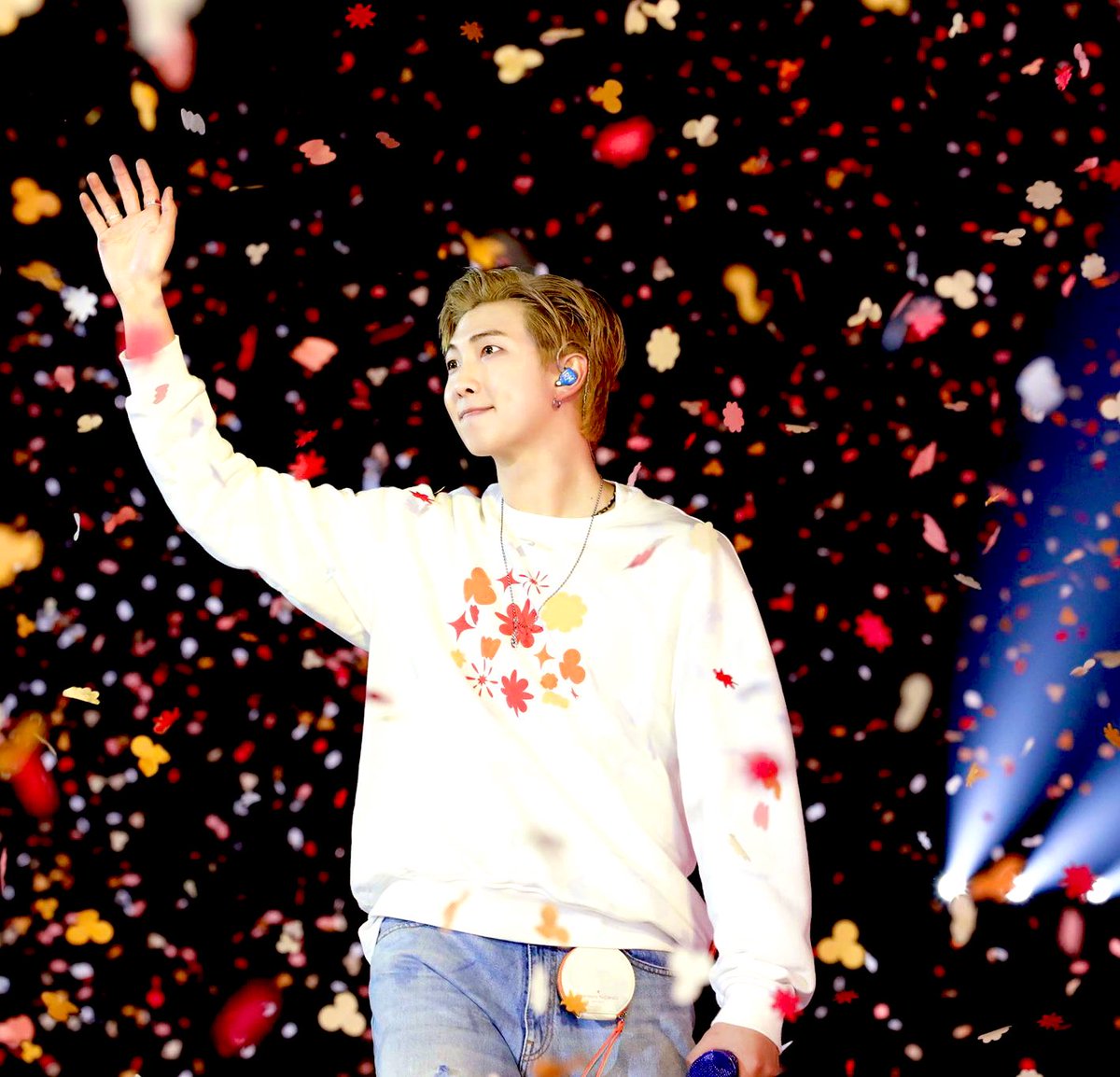 Namjoon_Mami's tweet photo. @teamRM_Jp Done♥️´‐
世界じゅうが幸せに包まれますよぅに…
#7YearsWithRMixtape
#7YearsWithRMonster
We love to see #DoYou_RM trending, an epic song by #RM from @BTS_twt Can we get #seoul_RM from 'mono.'
𝗅 ♥£ονё γου Namjoon♥️
#RM #김남준 #Namjoon #남준 #알엠 #おナ厶 #ナムナム @BTS_twt https://t.co/qbJ18qNrEq