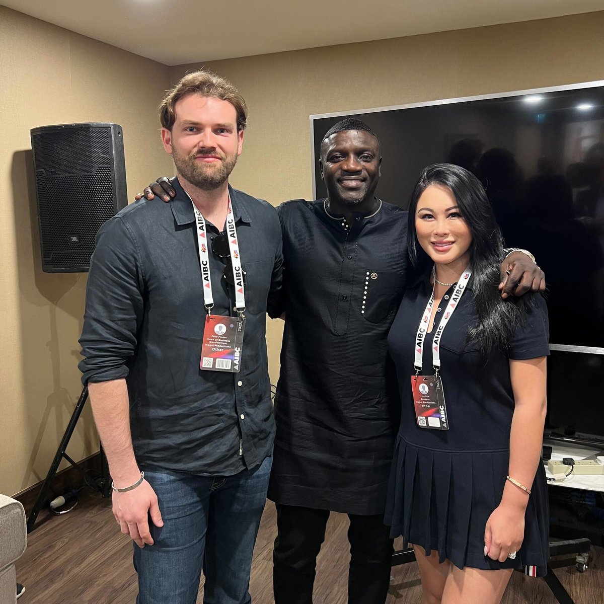 mogulofficial_'s tweet image. #Mogul president @lisaamogul and head of BD @jakefraser29 discussing the future of film, entertainment and blockchain with music pioneer @Akon! 👀🚀⭐️ $STARS