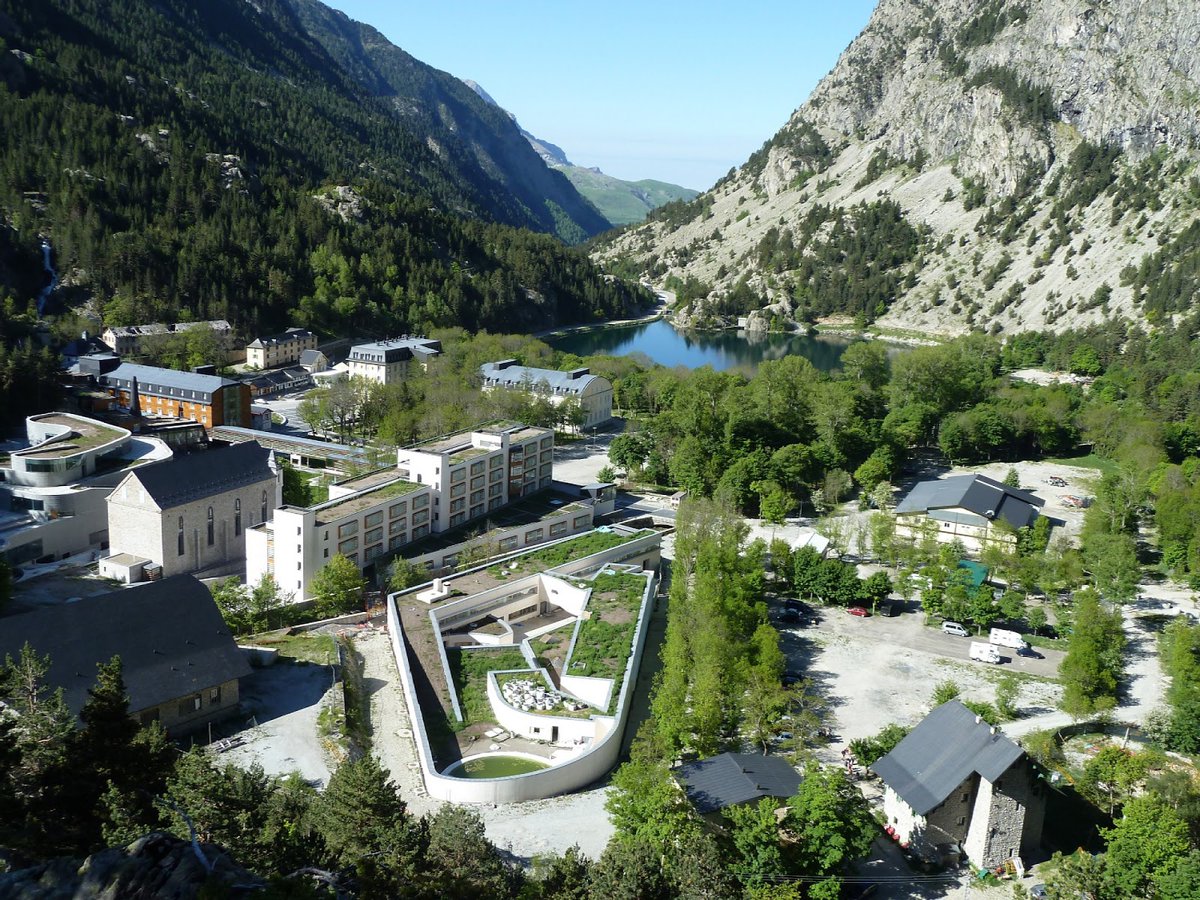 👀¡Quieres pasar este fin de semana en el BALNEARIO #PANTICOSA!
De viernes a domingo, Alojamiento, desayuno y cena. Y circuito de aguas incluido sábado y domingo ⛲
IMPRESCINDIBLE seguir nuestra cuenta de TW y hacer RT 
Escucha el #RepartinJoc con 
<a href="/FMonclusMarca/">Fèlix Monclús</a> 
 🤞🏼 PARTICIPA🤞🏼