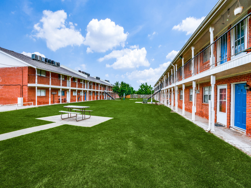 TrinityMultifam's tweet photo. We are so excited to add Ridgewood Village to our #teamTrinity family of managed properties!  #Moore, OK #theimpossibleispossible https://t.co/rMWSYdmPEr