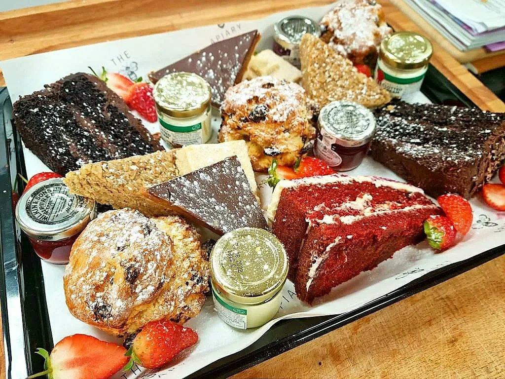 ApiaryHarleston's tweet photo. #AfternoonTea for Mum this #MothersDay.

Share it with her or buy Mum an Apiary Gift Voucher.

All home made &amp; freshly prepared.
Add a bottle of Prosecco to make it a really sparkly treat 🍾🥂

From £15 per head. Call us on 01379 852211 or buy online at https://t.co/npnYTyP8C2 https://t.co/wATL6JHs91