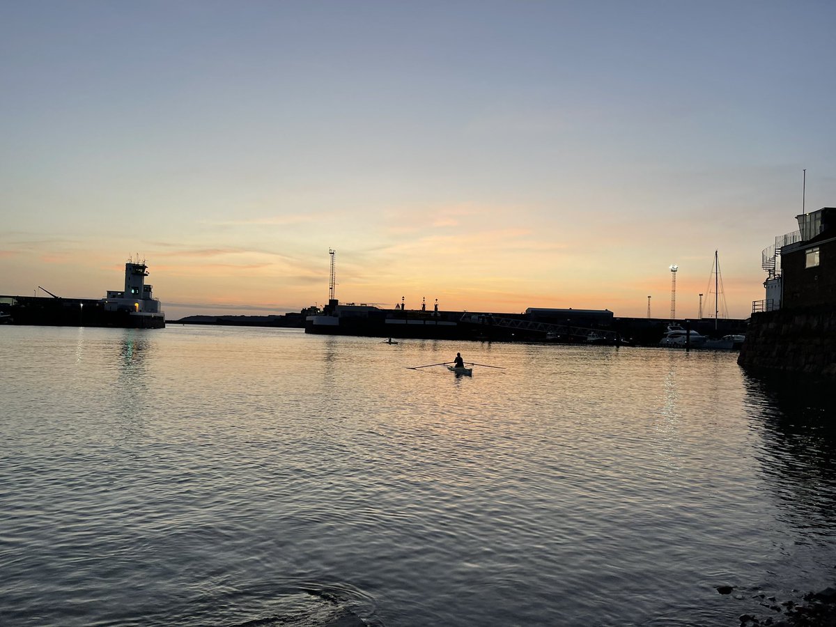 official_jrc_'s tweet photo. The first few sunset sessions taking place, spring is officially here 
#rowing #coastalrow #sunset #sea #training https://t.co/caN64LcFro