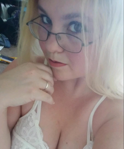_RubyClaire_'s tweet photo. 🌈APclips pays me 10-20% more than other platforms, so i LOVE when you buy my vids there! 💙

⭐️ https://t.co/CSAh5FD3K5

 @ap_clips #apclips #sexy https://t.co/LWKJPesRr1