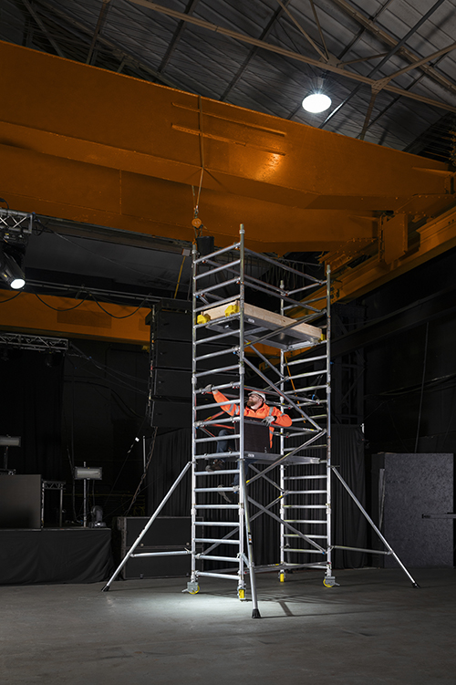 RoofingToday's tweet photo. WernerCo Brings #Podium Safety #Awareness to #PASMA Tower Week https://t.co/hsuxsPp1Vr "‘We are proud to work closely with @PASMALtd, and to support their #education initiatives in work at height #safety." #roofing #towerweek #workingatheight @wernerladderco @No_Falls https://t.co/0d2i0B13zk