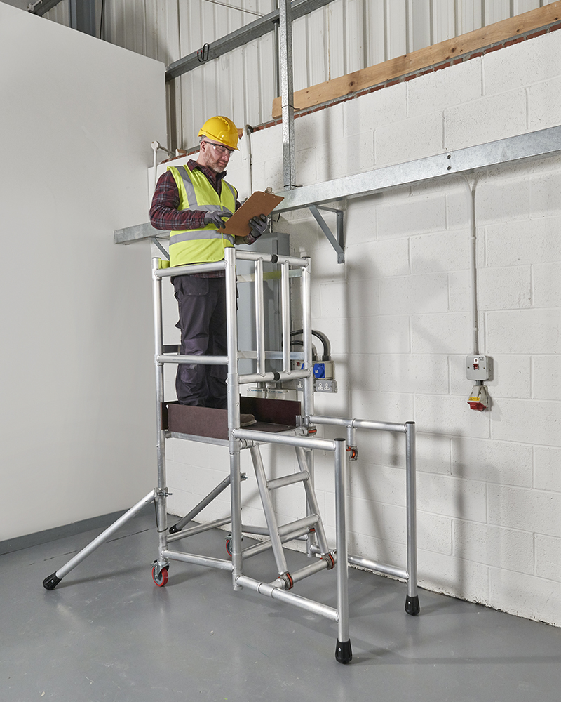 RoofingToday's tweet photo. WernerCo Brings #Podium Safety #Awareness to @PASMALtd Tower Week https://t.co/hsuxsP7r3T
 "Educating users towards podium standards plays a crucial role in working safely." @wernerladderco @nofalls #workingatheight #roofing #safety #towerweek https://t.co/1JutVgyAjs