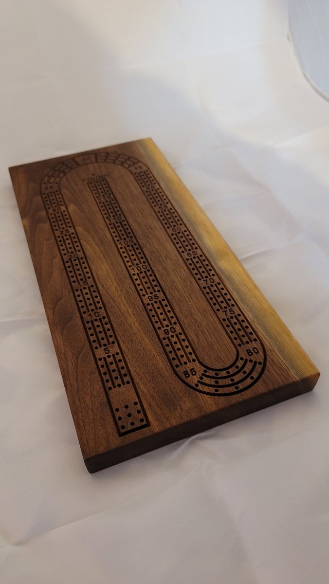 scolemandesigns's tweet photo. Black Walnut Cribbage Board

#cribbage #cribbageboard #blackwalnut #cncwoodworking https://t.co/V0XomALxpc