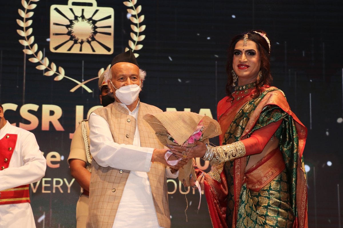 thecsrjournal's tweet photo. #TCSRJExcellenceAwards2021 was hosted by the internationally renowned performer, actor and entertainer @thedivasushant. She was felicitated by the Hon’ble Governor of Maharashtra Shri. @bhagatsinghkoshyari on stage.
#MakingEveryEffortCount #IndiaFirst #CSR  #EqualityForAll https://t.co/jan11ubpC3