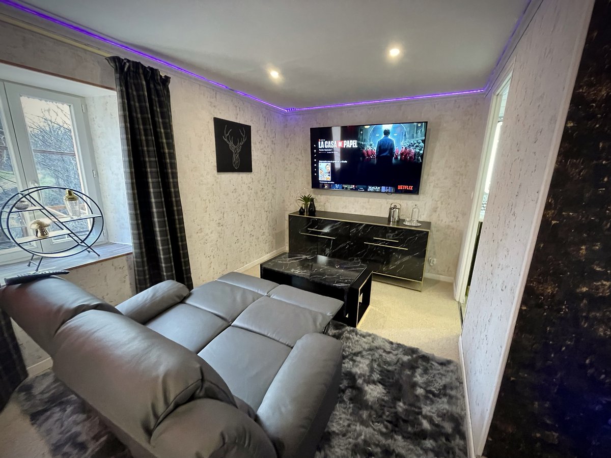 Chabanettes's tweet photo. Notre dernière chambre de luxe est maintenant prête. "Le Studio" offre une expérience XXL à nos clients. "City Chic" dans la tranquillité de la campagne auvergnate. A bientôt https://t.co/bPFFGy5Djw #myauvergne #auvergnerhonealpes #livradoisforez #puydedome #hotel #staycation https://t.co/3n81iwtJWI