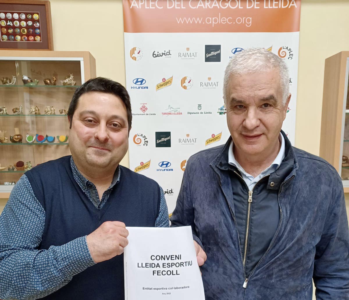 AplecCaragol's tweet photo. Acord de mútua col·laboració entre #Fecoll i #LleidaEsportiu signat entre els presidents d'ambdues entitats, @fperdrix i @LuisPereiraBarr
L'Aplec, amb l'esport lleidatà!
#AplecLleida2022 #SomFecoll #SomAplec
https://t.co/cPiJSgcgFp https://t.co/fbRFhNzAX7