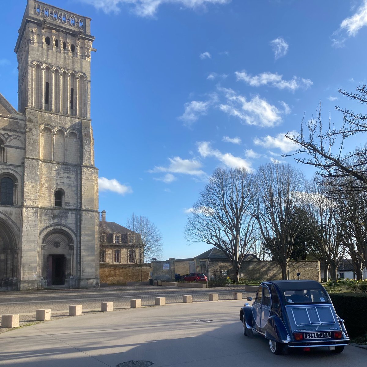 crocros's tweet photo. Préparer un guide à Caen 🤗
#mars2022 #caen #normandie #calvados #petitfutecaencalvados https://t.co/7VJWuZwLHu