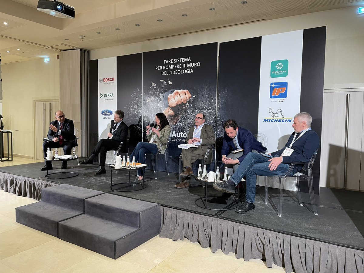 “Su 100 km percorsi da un veicolo Diesel ci sono circa 16 kg di CO2 prodotti. Se quel veicolo fosse elettrico, il problema sarebbe capire quella macchina con quale energia elettrica è stata ricaricata” - <a href="/Stoppia/">Elena Stoppioni</a>, Presidente di Save the Planet #FORUMAutoMotive