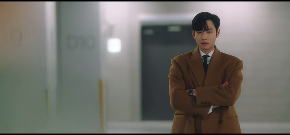 kdramadaisy's tweet photo. my friends:                          me, single: https://t.co/JYe6jw2uvL