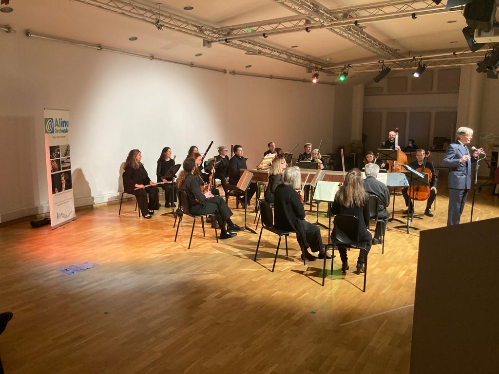 Fantastic day at Stevenage Music Centre playing our first 'GCSE Set Work' concert to a packed auditorium of students!  Thank you so much to everyone who attended! <a href="/HMSStevenage/">Stevenage Music Centre</a> @benstevenscello #harpsichord #Bach #Mozart <a href="/HilaryConductor/">Hilary Davan Wetton</a>