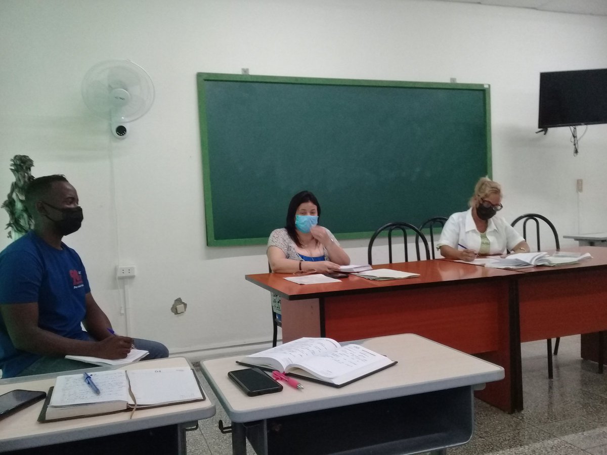 ujc_ucmvc's tweet photo. Participamos en reunion de coordinación en la Facultad de Tecnología y Enfermería de la Salud. #LaJuventudpresente.
#VamosConTodo #UJ60 https://t.co/pSsQH84khZ