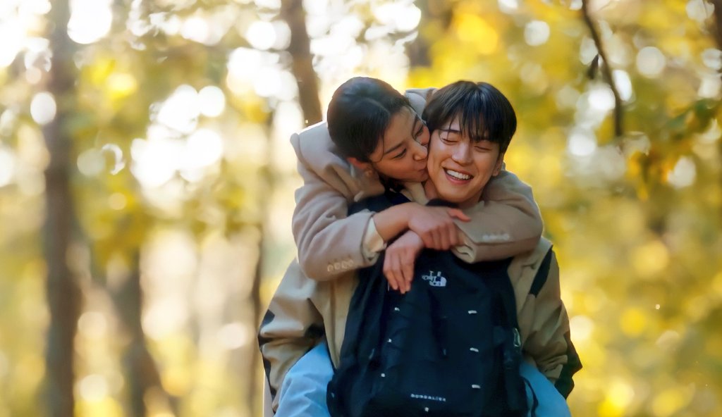 notseorina's tweet photo. i perfectly understand what's acting and what's not but inah and minkyu make it feel like it's the most natural thing in the world of kdramas.

idk, is it the level of comfort? or they're just damn good thespians.

#abusinessproposal
#businessproposalep8 https://t.co/RLCtuRHWDk
