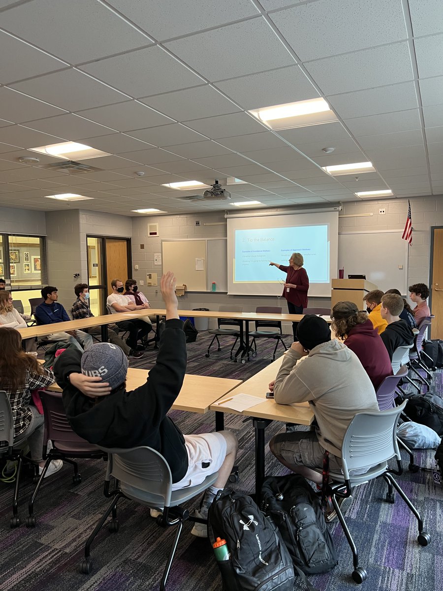 DGN_CSSS's tweet photo. Tues and Thurs. of this week, our Counselors, Social Workers, and Psychologists are teaming to deliver a lesson to all Juniors and Seniors on Growth Mindset and Procrastination.  #DGNlearns #WeAreDGN https://t.co/GKFy0CFXER